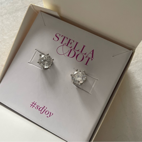 Stella & Dot Silver Sparkle Studs - Picture 2 of 2